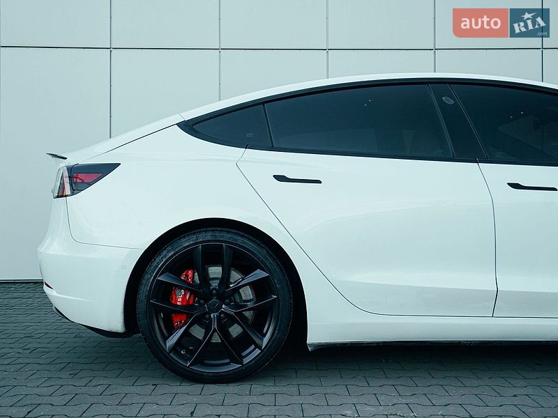 Седан Tesla Model 3 2021 в Харкові