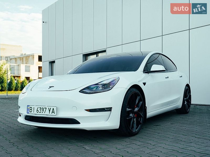 Седан Tesla Model 3 2021 в Харкові