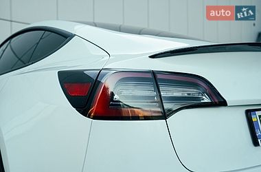 Седан Tesla Model 3 2021 в Харкові