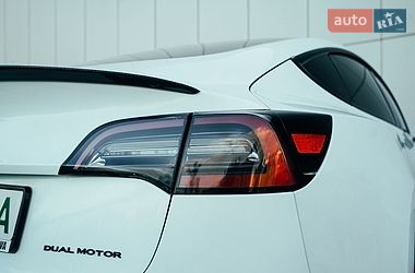 Седан Tesla Model 3 2021 в Харкові