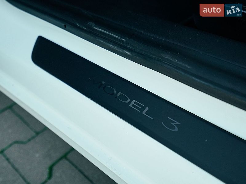 Седан Tesla Model 3 2021 в Харкові