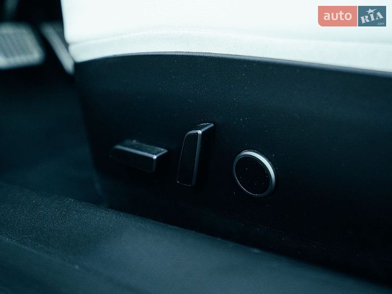 Седан Tesla Model 3 2021 в Харкові
