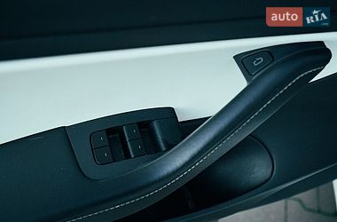 Седан Tesla Model 3 2021 в Харкові