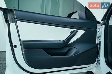 Седан Tesla Model 3 2021 в Харкові