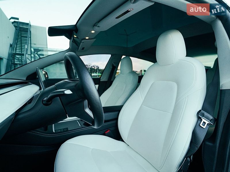 Седан Tesla Model 3 2021 в Харкові