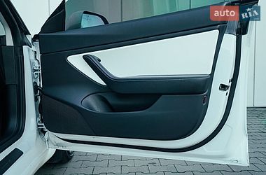 Седан Tesla Model 3 2021 в Харкові