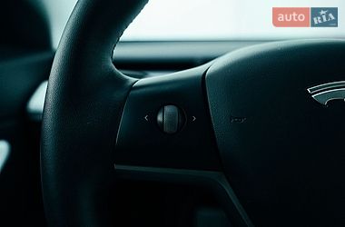 Седан Tesla Model 3 2021 в Харкові