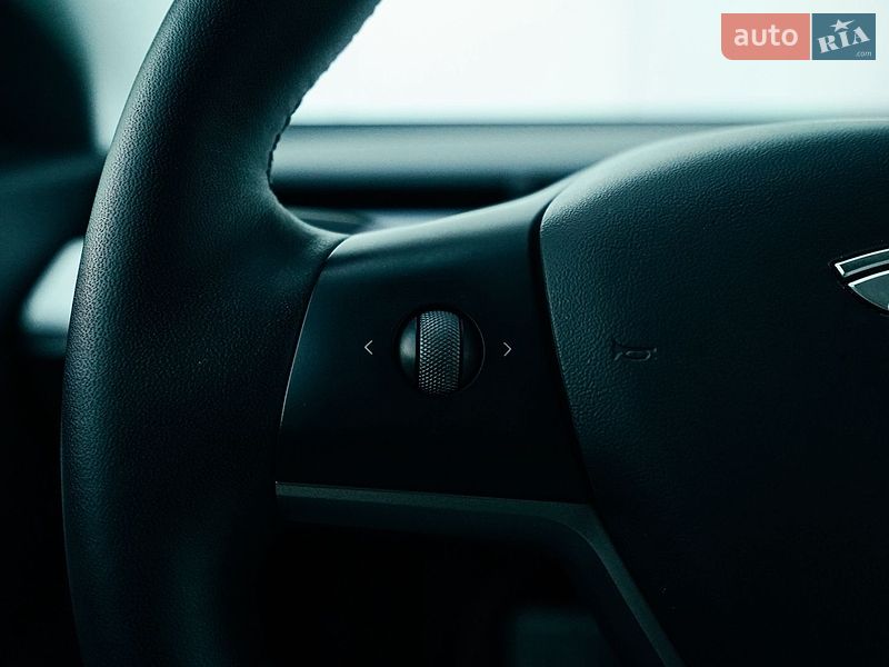 Седан Tesla Model 3 2021 в Харкові