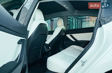 Седан Tesla Model 3 2021 в Харкові