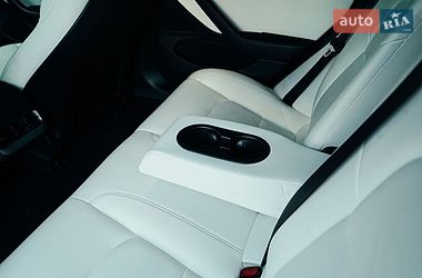 Седан Tesla Model 3 2021 в Харкові