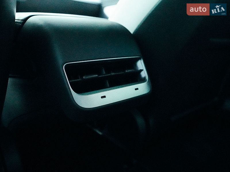 Седан Tesla Model 3 2021 в Харкові