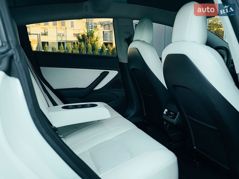 Седан Tesla Model 3 2021 в Харкові
