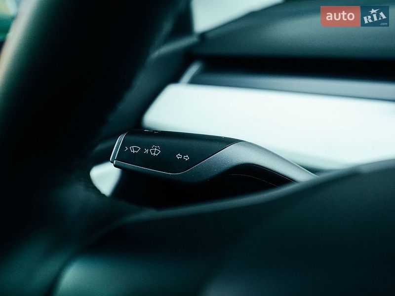 Седан Tesla Model 3 2021 в Харкові