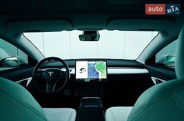 Седан Tesla Model 3 2021 в Харкові