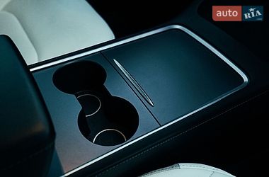Седан Tesla Model 3 2021 в Харкові