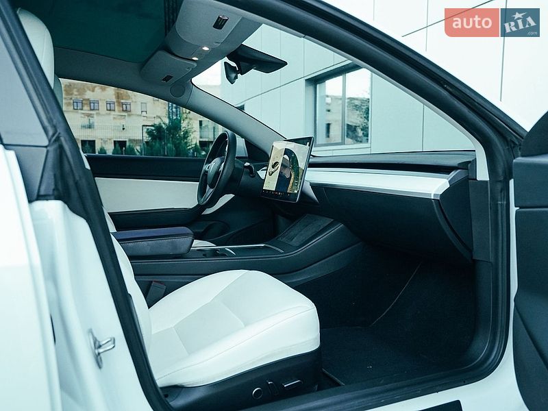 Седан Tesla Model 3 2021 в Харкові