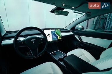 Седан Tesla Model 3 2021 в Харкові