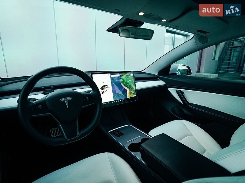 Седан Tesla Model 3 2021 в Харкові