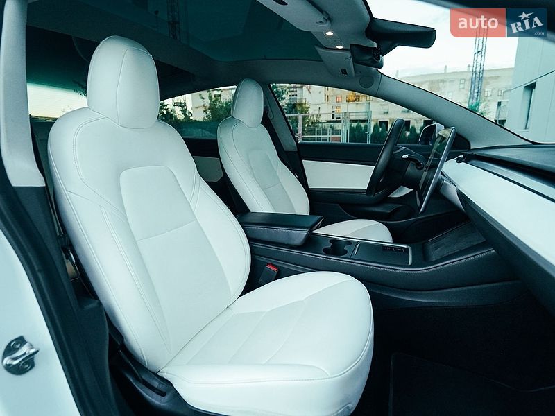 Седан Tesla Model 3 2021 в Харкові