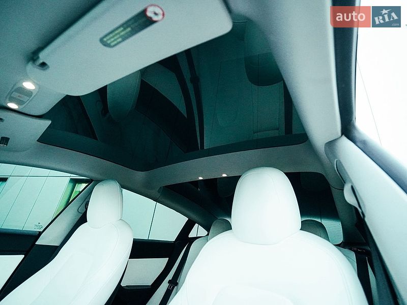 Седан Tesla Model 3 2021 в Харкові