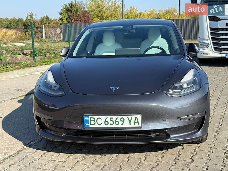 Седан Tesla Model 3 2019 в Коломые