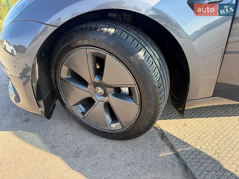Седан Tesla Model 3 2019 в Коломые