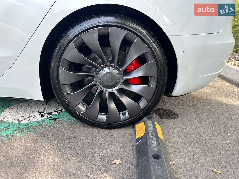 Седан Tesla Model 3 2021 в Могилев-Подольске