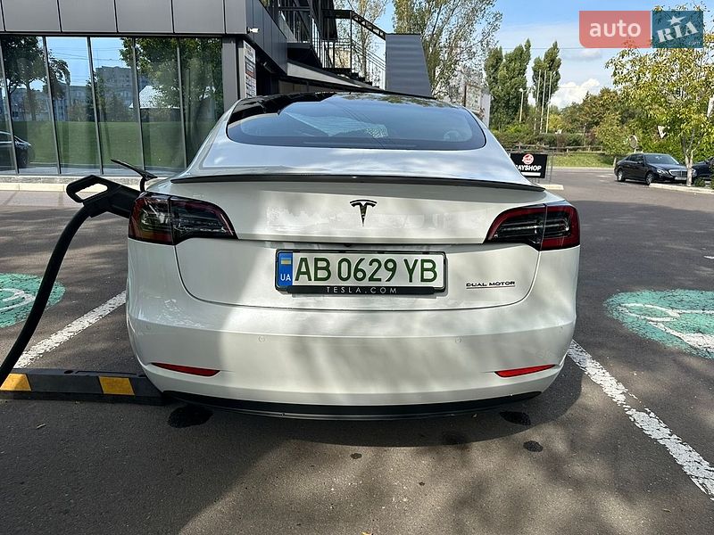 Седан Tesla Model 3 2021 в Могилев-Подольске