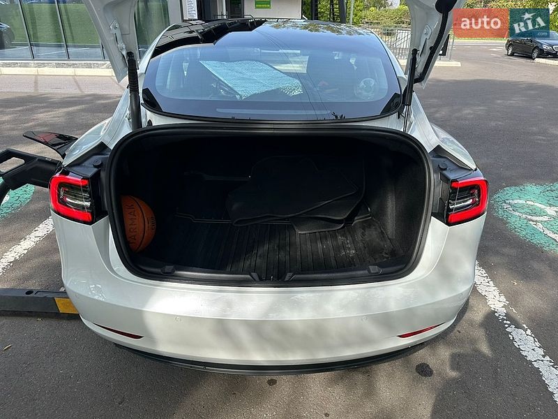 Седан Tesla Model 3 2021 в Могилев-Подольске