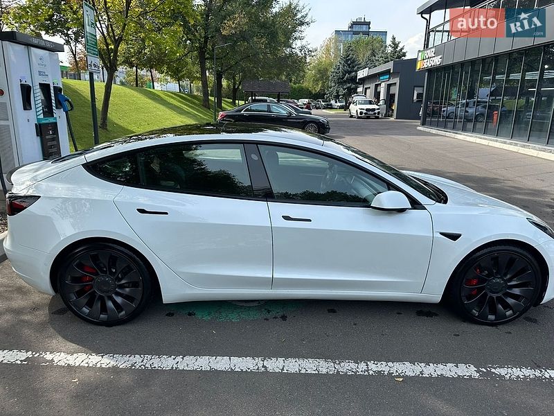 Седан Tesla Model 3 2021 в Могилев-Подольске