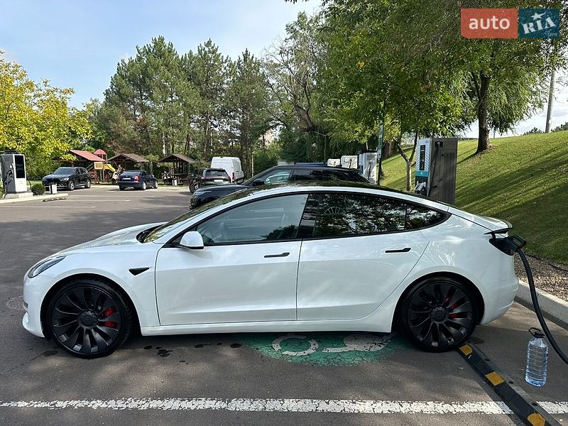 Седан Tesla Model 3 2021 в Могилев-Подольске