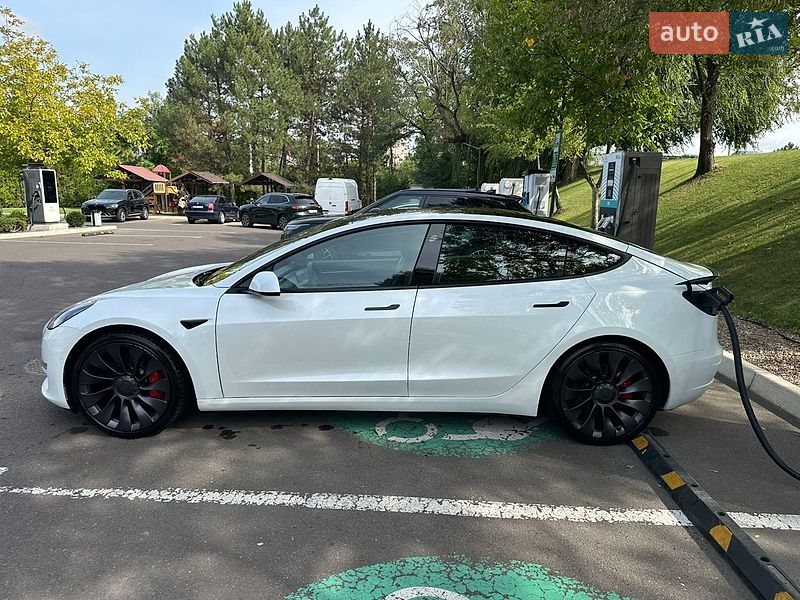 Седан Tesla Model 3 2021 в Могилев-Подольске