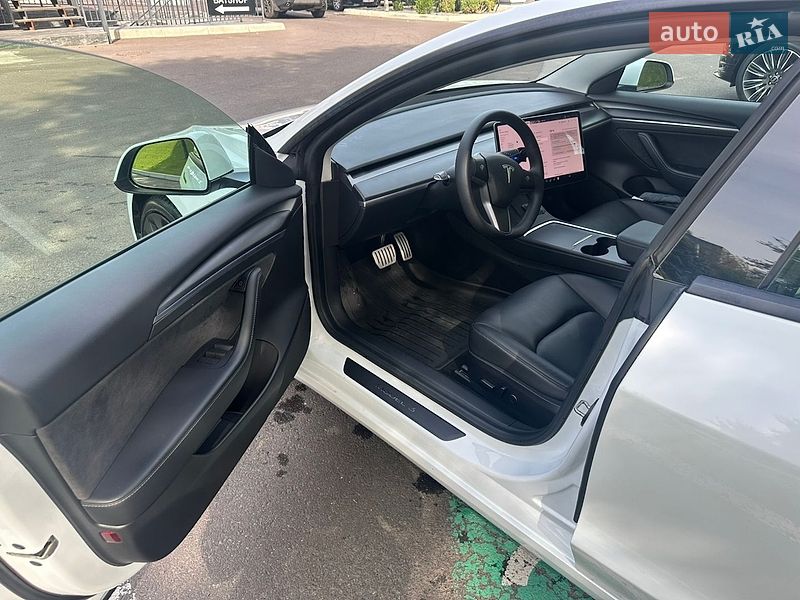 Седан Tesla Model 3 2021 в Могилев-Подольске