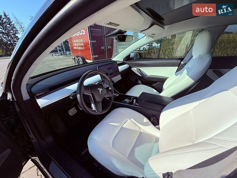 Седан Tesla Model 3 2019 в Коломые
