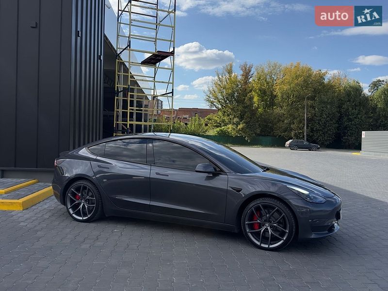 Седан Tesla Model 3 2022 в Кам'янець-Подільському
