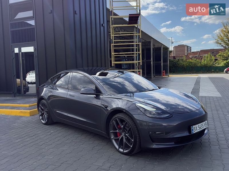 Седан Tesla Model 3 2022 в Кам'янець-Подільському