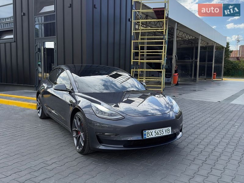Седан Tesla Model 3 2022 в Кам'янець-Подільському