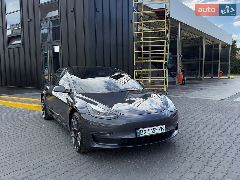 Седан Tesla Model 3 2022 в Кам'янець-Подільському