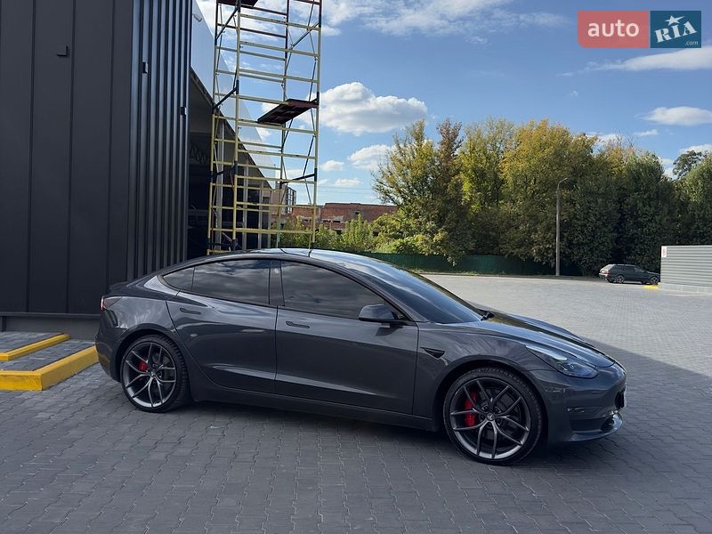 Седан Tesla Model 3 2022 в Кам'янець-Подільському