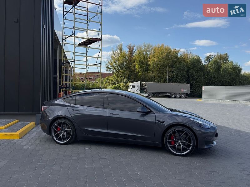 Седан Tesla Model 3 2022 в Кам'янець-Подільському