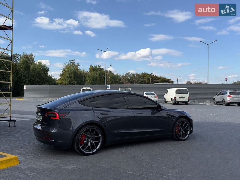 Седан Tesla Model 3 2022 в Кам'янець-Подільському