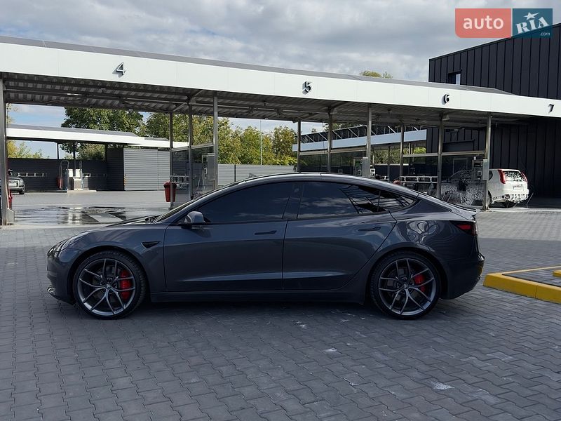 Седан Tesla Model 3 2022 в Кам'янець-Подільському