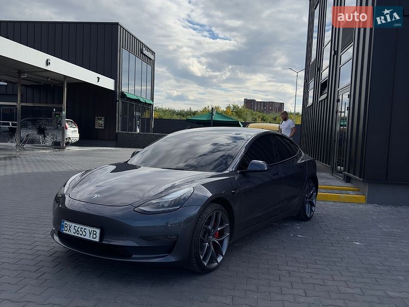 Седан Tesla Model 3 2022 в Кам'янець-Подільському