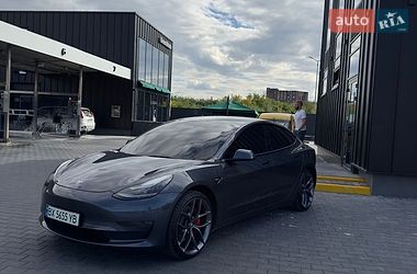 Седан Tesla Model 3 2022 в Кам'янець-Подільському