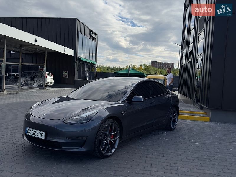 Седан Tesla Model 3 2022 в Кам'янець-Подільському