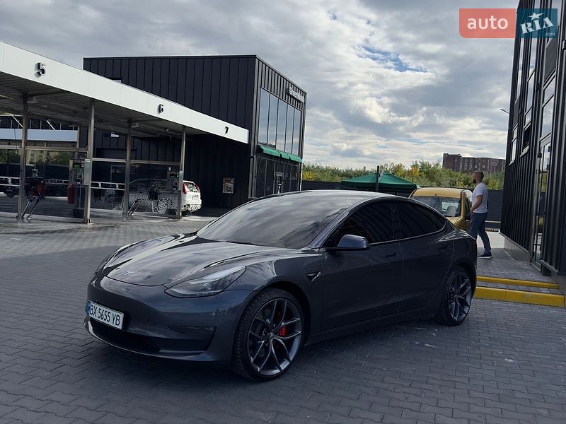 Седан Tesla Model 3 2022 в Кам'янець-Подільському
