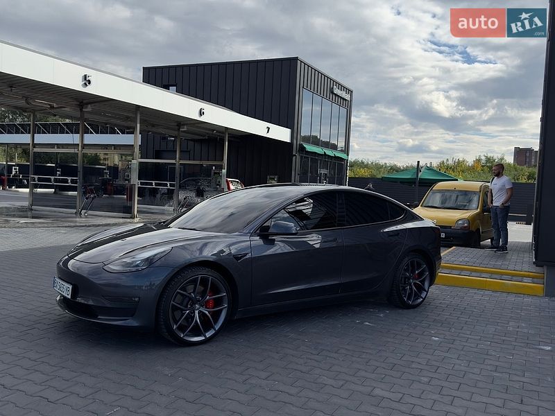 Седан Tesla Model 3 2022 в Кам'янець-Подільському