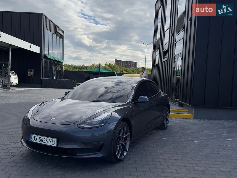 Седан Tesla Model 3 2022 в Кам'янець-Подільському