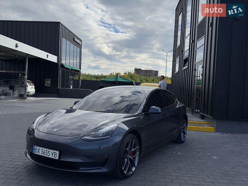 Седан Tesla Model 3 2022 в Кам'янець-Подільському