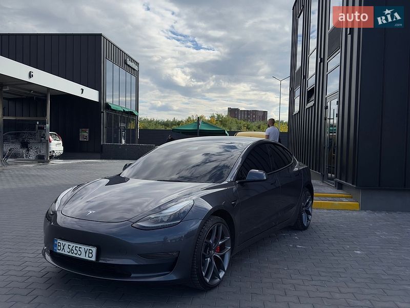 Седан Tesla Model 3 2022 в Кам'янець-Подільському